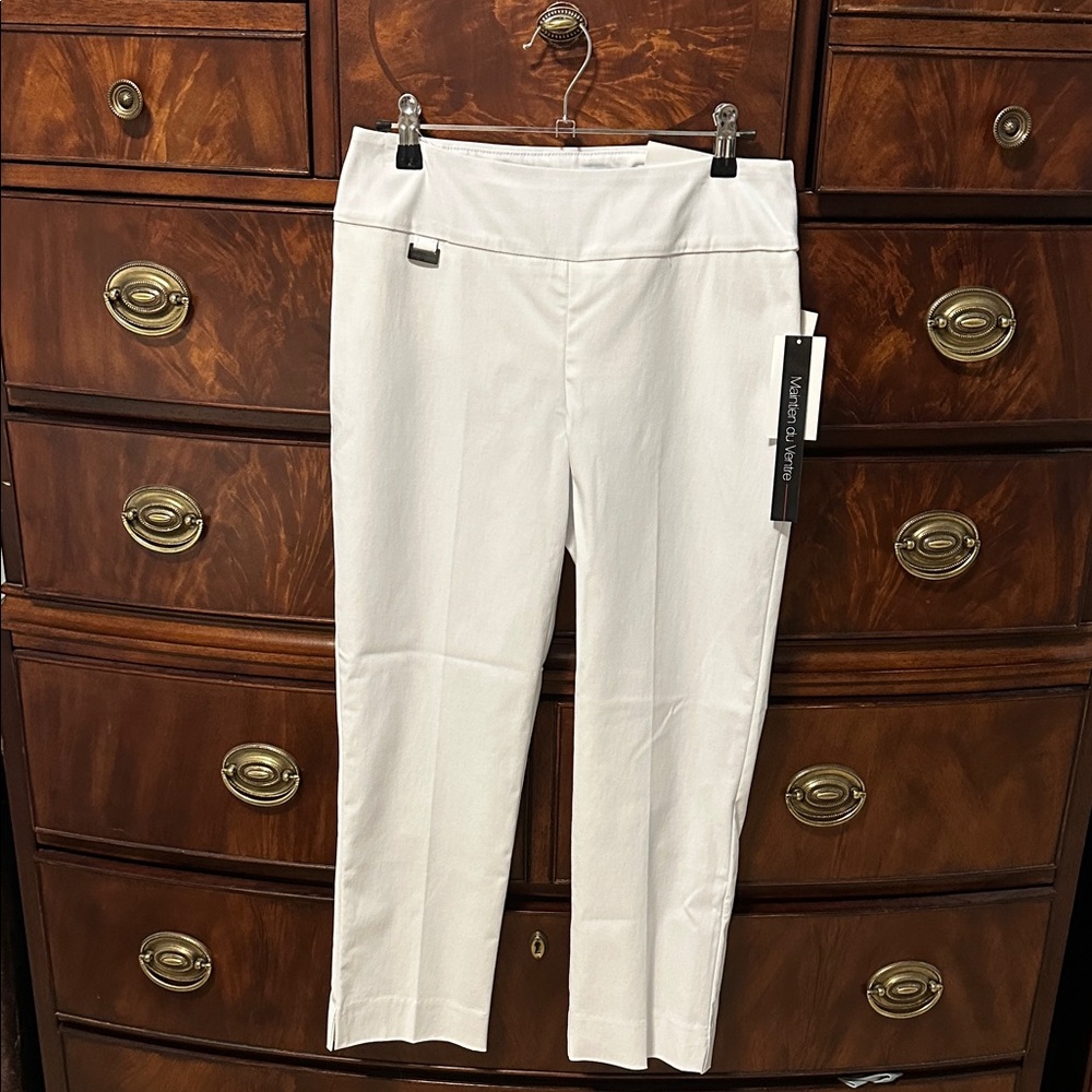 Peck & Peck - NWT White light weight Capri Pants! Size 4